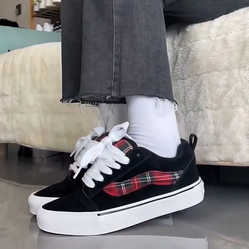 Damen Modische Sneakers mit kariertem Design und bequemem Fußbett – Névara